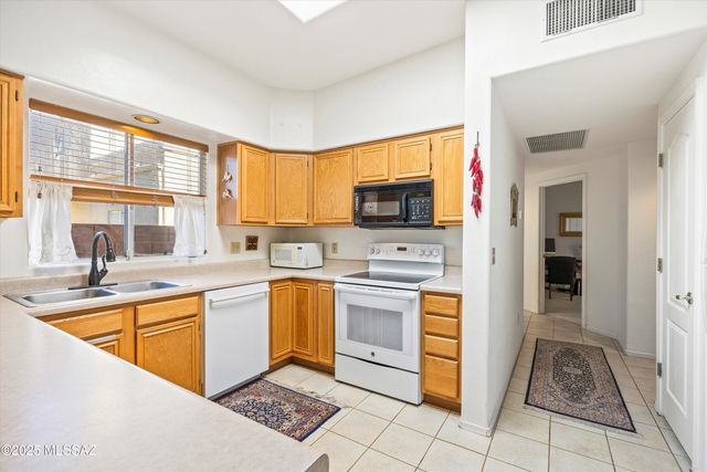 11901 N Labyrinth Drive, Oro Valley, AZ 85737