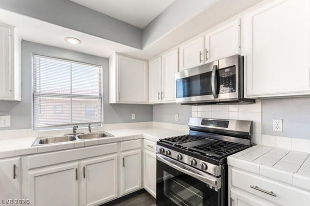 3609 Pintadas Street 202, Las Vegas, NV 89108