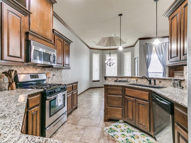 12824 NW 6th Street, Yukon, OK 73099