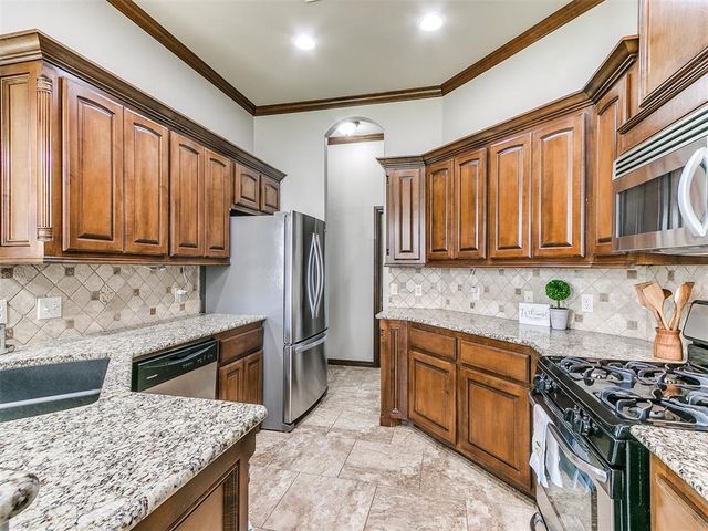 12824 NW 6th Street, Yukon, OK 73099