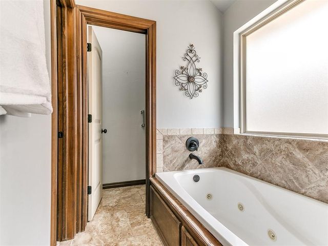 12824 NW 6th Street, Yukon, OK 73099