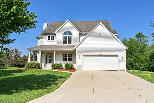 7085 S Carmel DRIVE, Franklin, WI 53132