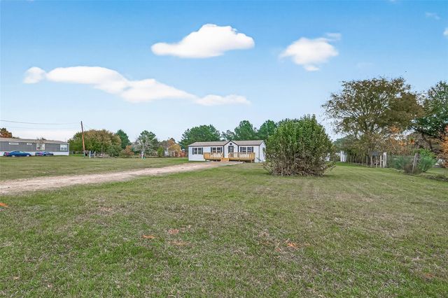 15236 Heavenly Acres Drive, Willis, TX 77318