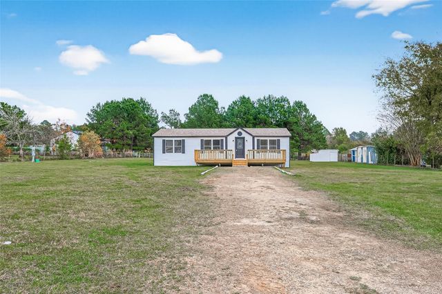 15236 Heavenly Acres Drive, Willis, TX 77318