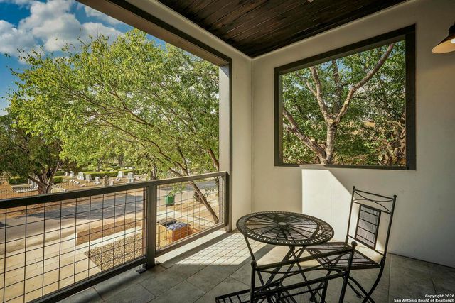 1417 E Crockett St, San Antonio, TX 78202