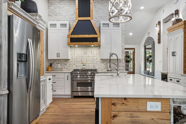 904 S Brazos Street, Weatherford, TX 76086