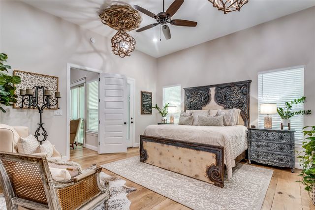 904 S Brazos Street, Weatherford, TX 76086