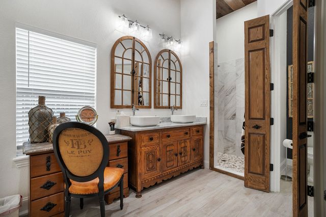 904 S Brazos Street, Weatherford, TX 76086