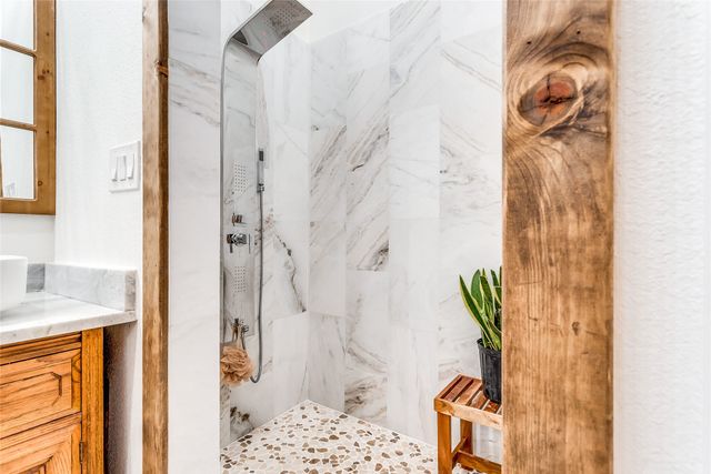 904 S Brazos Street, Weatherford, TX 76086