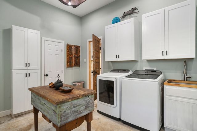 904 S Brazos Street, Weatherford, TX 76086