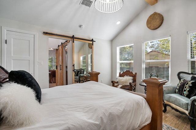 904 S Brazos Street, Weatherford, TX 76086