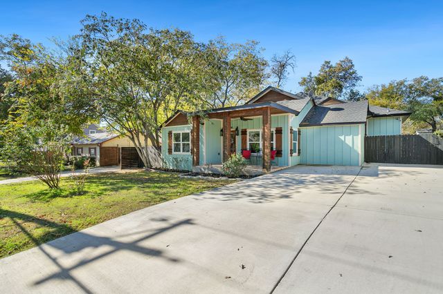 904 S Brazos Street, Weatherford, TX 76086