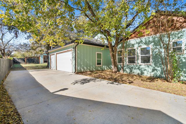 904 S Brazos Street, Weatherford, TX 76086