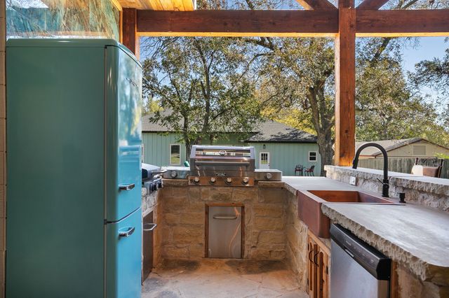 904 S Brazos Street, Weatherford, TX 76086