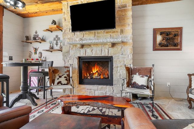 904 S Brazos Street, Weatherford, TX 76086