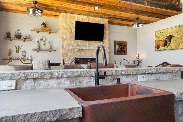 904 S Brazos Street, Weatherford, TX 76086