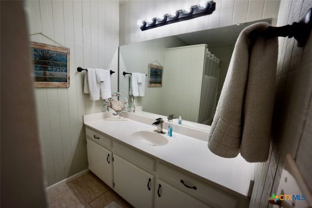 14th Olive Street, Port O'connor, TX 77982