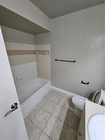 1908 LAKE ATRIUMS CIRCLE 15, Orlando, FL 32839