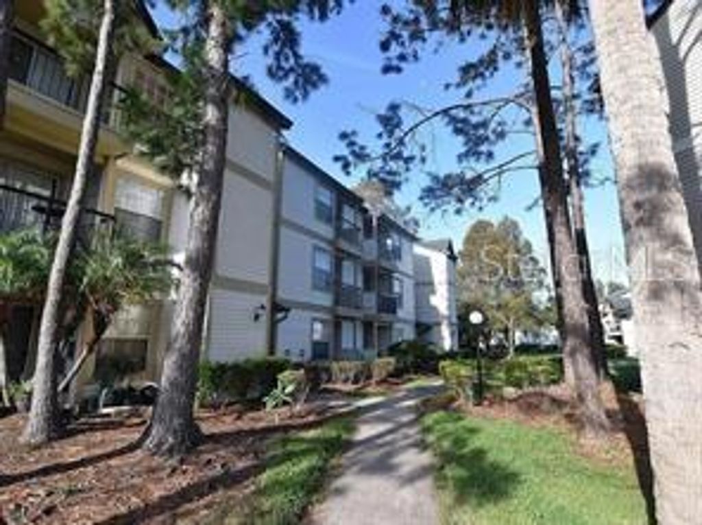 1908 LAKE ATRIUMS CIRCLE 15, Orlando, FL 32839