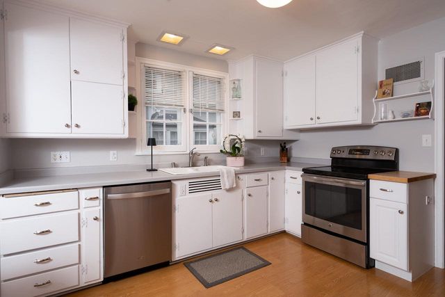 9727 Harding BOULEVARD, Milwaukee, WI 53226