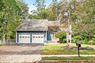 19 Oakwood Drive, New Egypt, NJ 08533