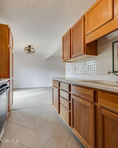 206 Cambridgeshire Court, Johnson City, TN 37615