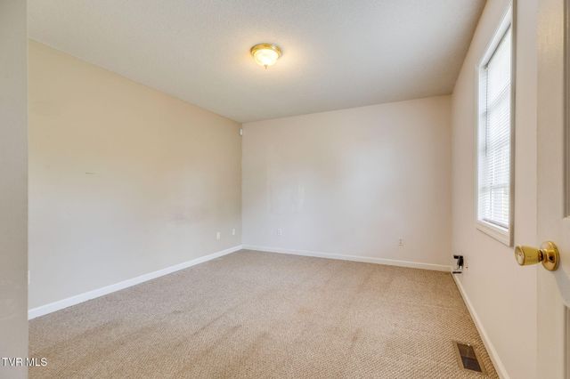 206 Cambridgeshire Court, Johnson City, TN 37615