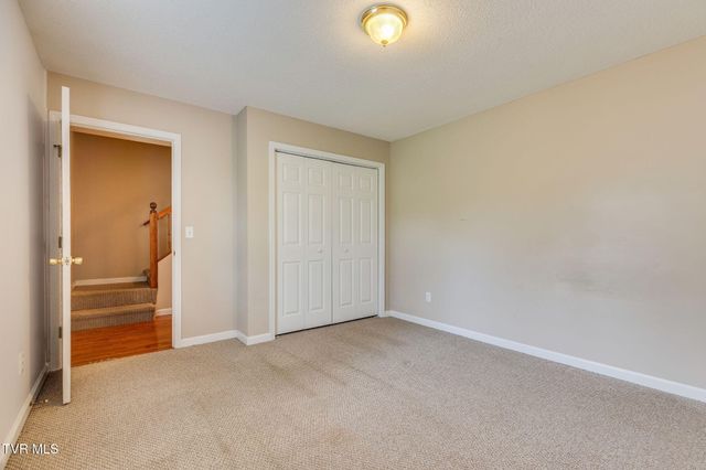 206 Cambridgeshire Court, Johnson City, TN 37615