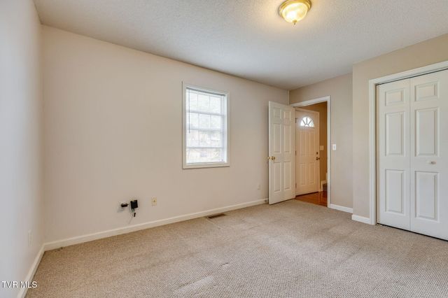 206 Cambridgeshire Court, Johnson City, TN 37615