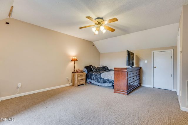 206 Cambridgeshire Court, Johnson City, TN 37615