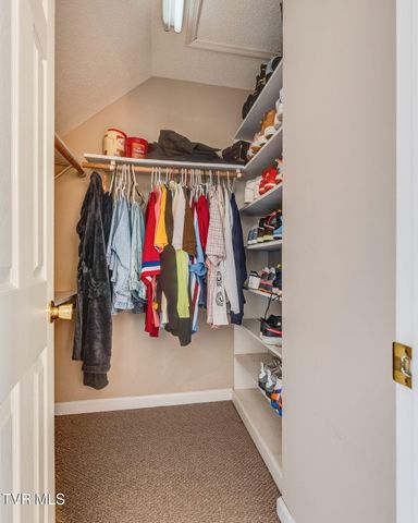 206 Cambridgeshire Court, Johnson City, TN 37615