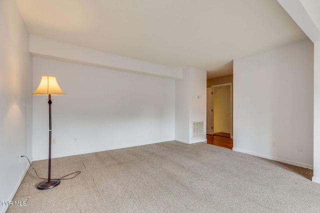 206 Cambridgeshire Court, Johnson City, TN 37615