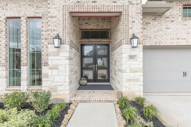 5307 Spring Woods Dr, Fulshear, TX 77441