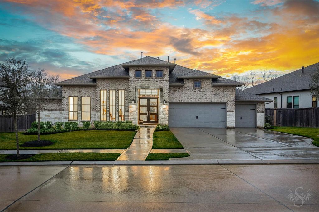 5307 Spring Woods Dr, Fulshear, TX 77441