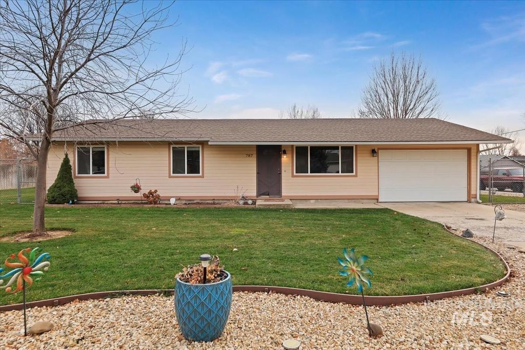 787 W Mendi Pl, Kuna, ID 83634