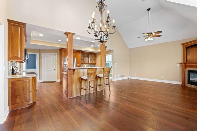 5613 MAJESTIC CIR, Columbia, MO 65203