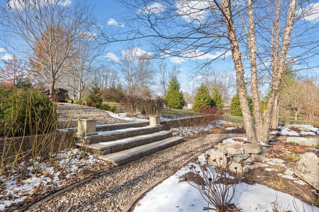 5613 MAJESTIC CIR, Columbia, MO 65203