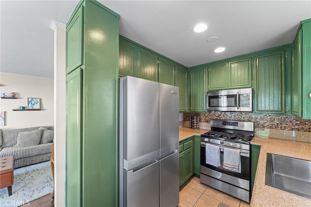 18128 Sundowner 1139, Canyon Country, CA 91387