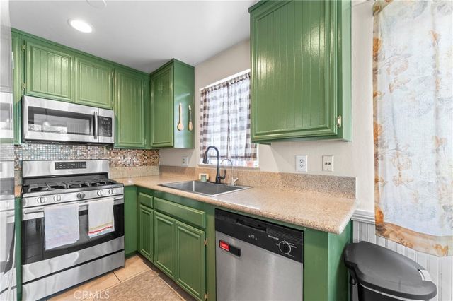 18128 Sundowner 1139, Canyon Country, CA 91387
