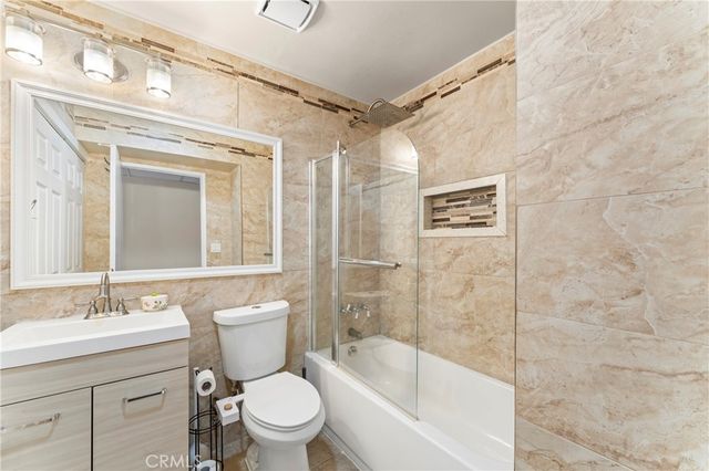 18128 Sundowner 1139, Canyon Country, CA 91387