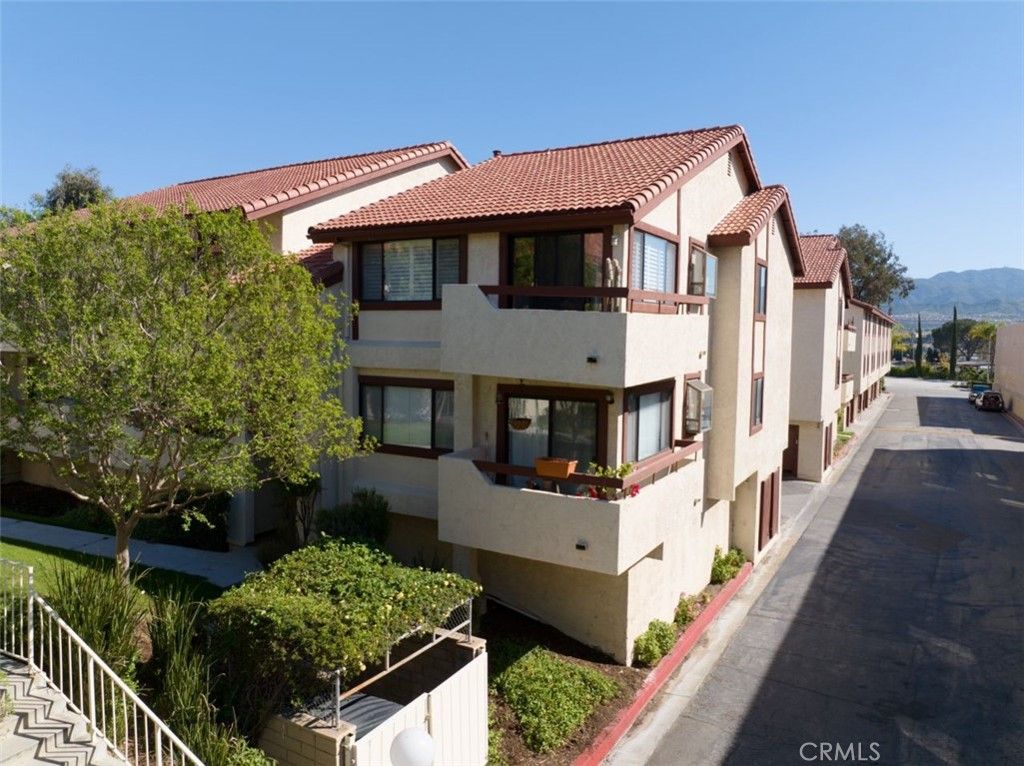 18128 Sundowner 1139, Canyon Country, CA 91387