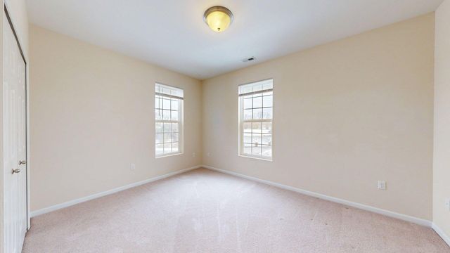 1014 W Summerfield Glen Circle, Ann Arbor, MI 48103