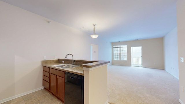 1014 W Summerfield Glen Circle, Ann Arbor, MI 48103