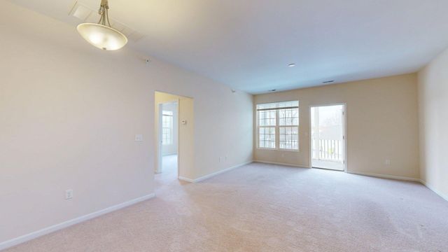 1014 W Summerfield Glen Circle, Ann Arbor, MI 48103
