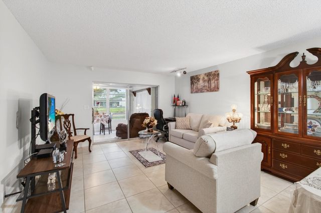 136 Lake Rebecca Drive, West Palm Beach, FL 33411