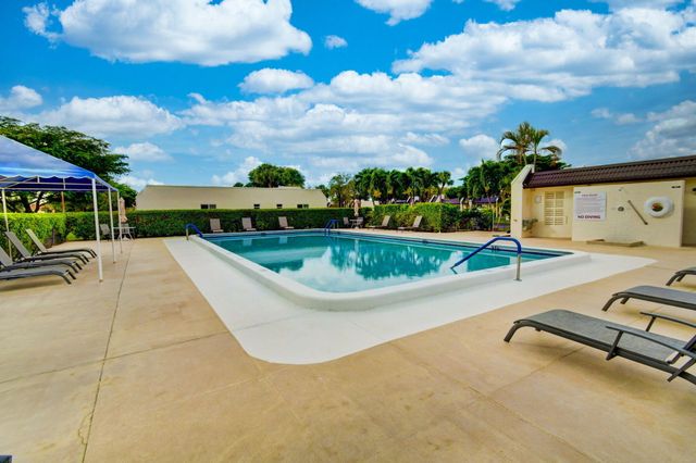 136 Lake Rebecca Drive, West Palm Beach, FL 33411