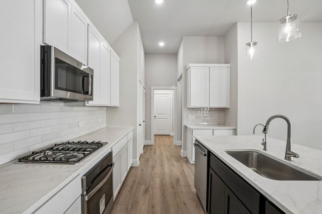 9301 Rolling Meadow Way, Denton, TX 76207