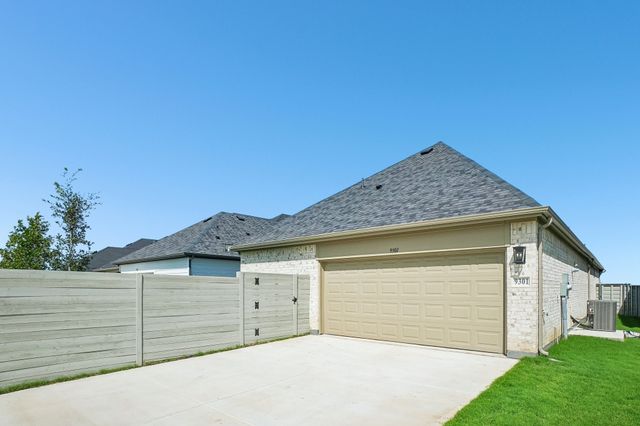 9301 Rolling Meadow Way, Denton, TX 76207