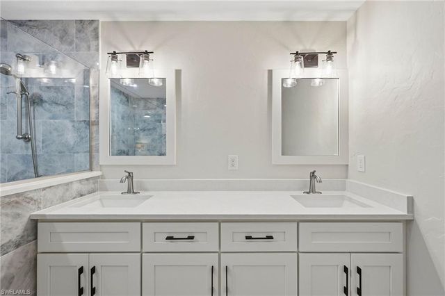 789 Coldstream CT, Naples, FL 34104