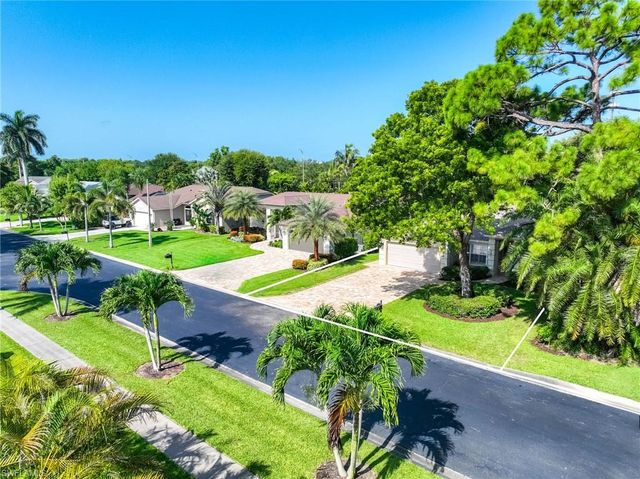 789 Coldstream CT, Naples, FL 34104